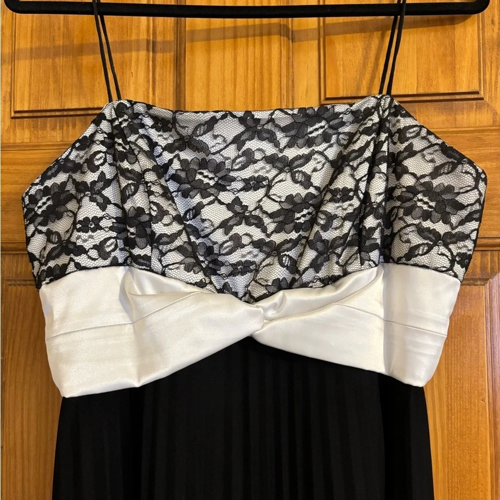 Alex Lace and Satin Evening Dress - Picture 3 of 5